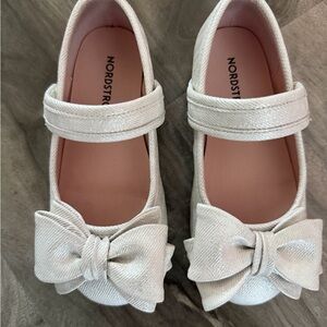 Nordstrom Girls Cream Bow Mary Jane Dress Shoes